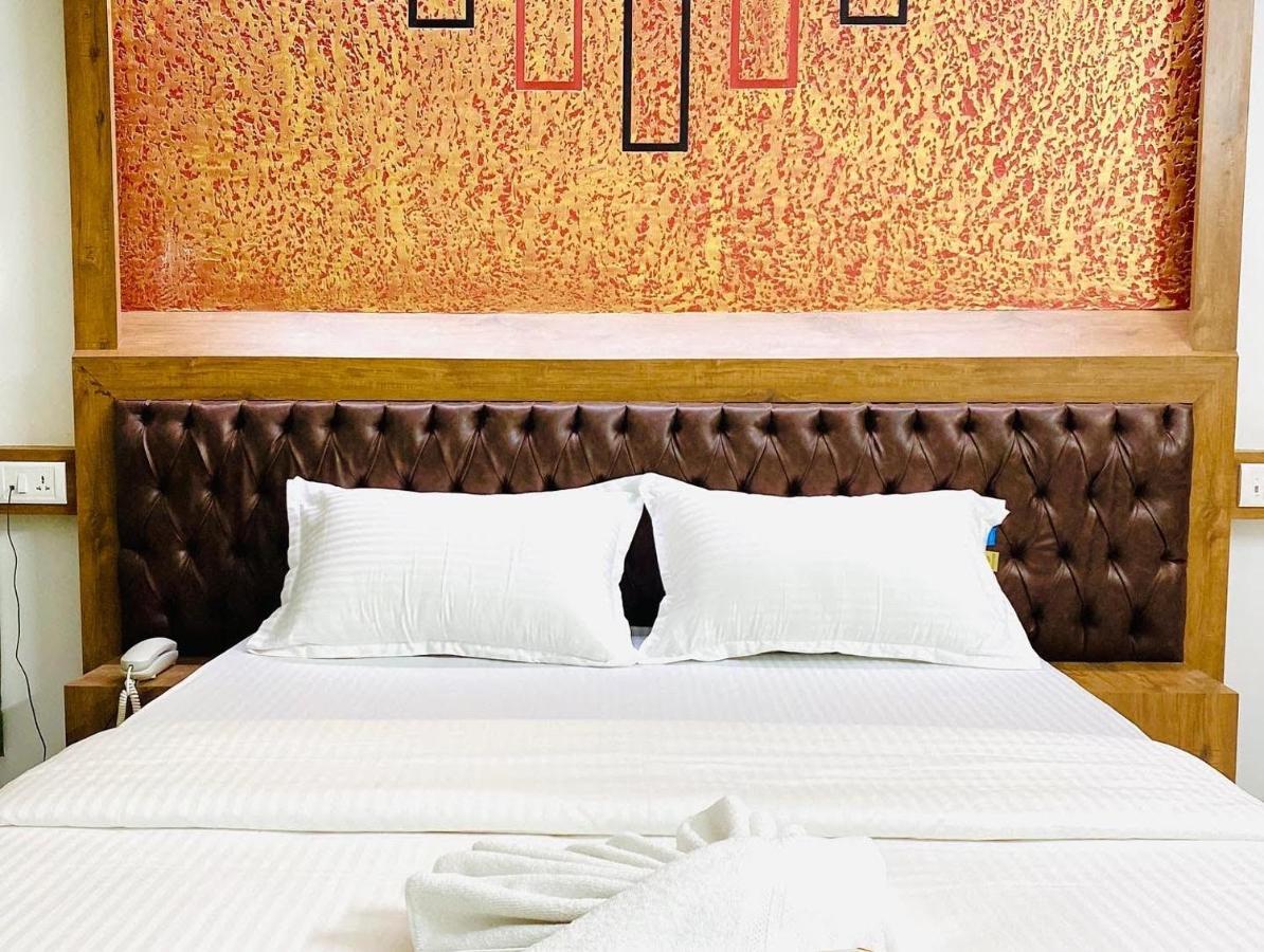 B Six Hotel บังกาลอร์ ภายนอก รูปภาพ