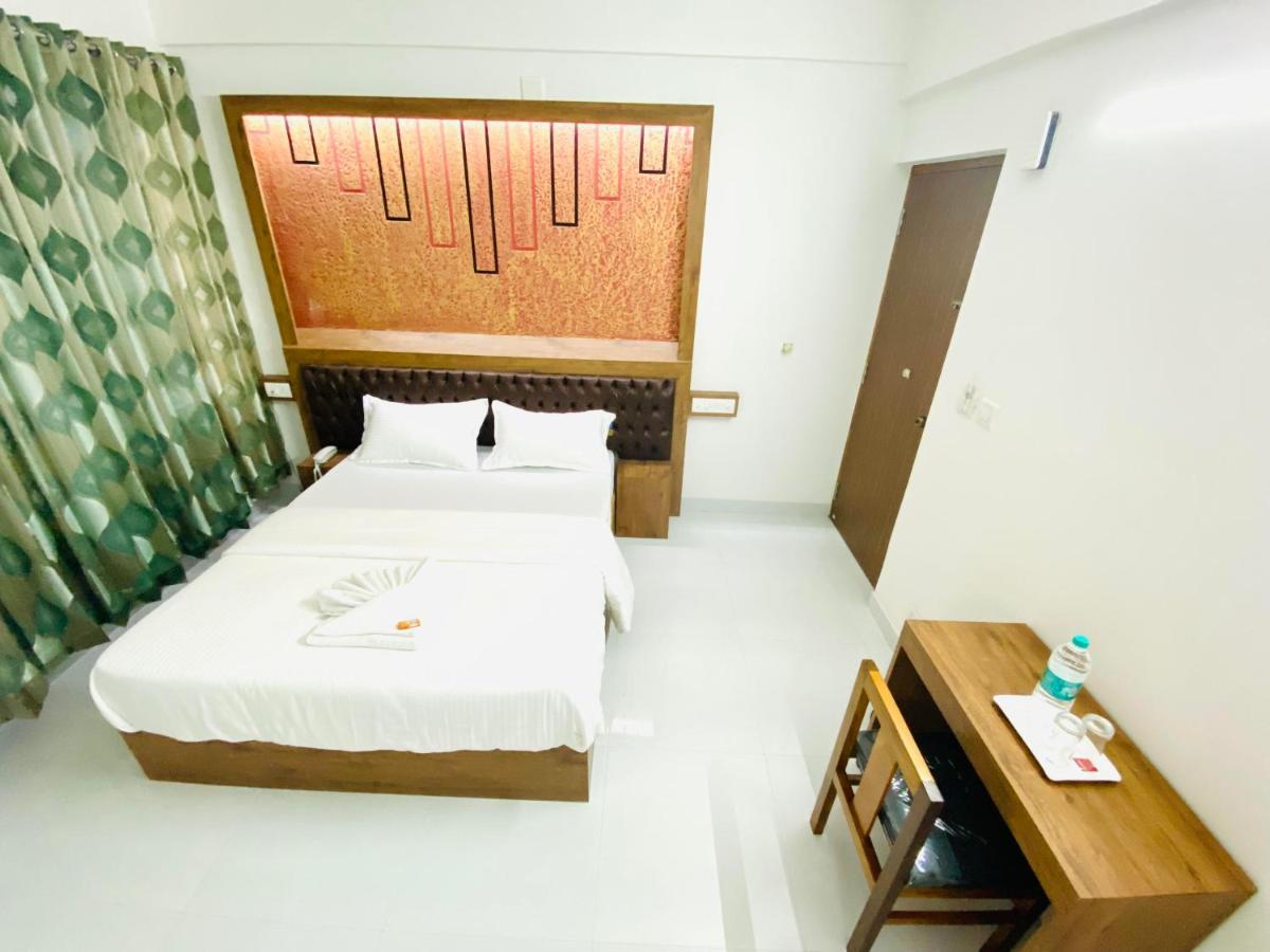 B Six Hotel บังกาลอร์ ภายนอก รูปภาพ