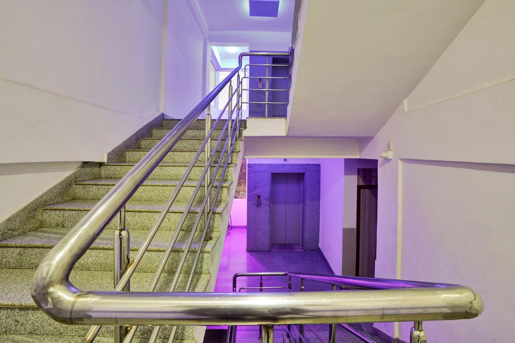 B Six Hotel บังกาลอร์ ภายนอก รูปภาพ